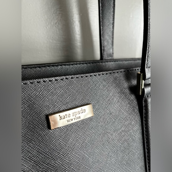 Kate Spade- Newbury
Lane Dally Extra Large Leather Tote (Pewter) - Picture 10 of 14